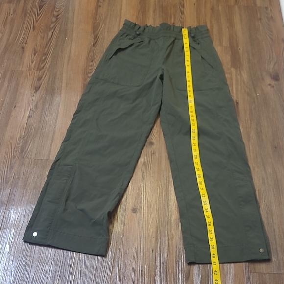 Athleta Forest Green Relaxed Pants used good conditionzise 4. - Picture 6 of 13